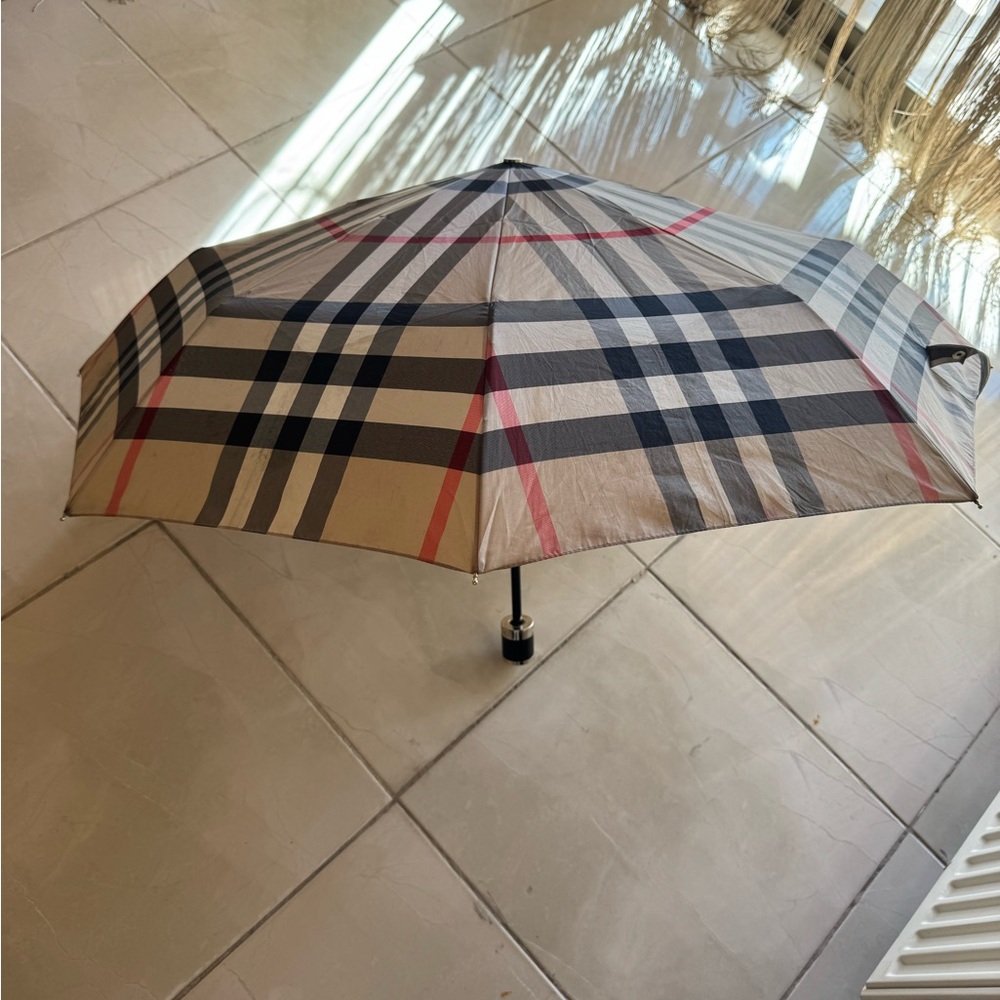 Burberry authentic Umbrella with Black and Red Accents